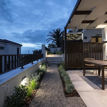 Blue Whisper Luxury Living Aparthotel *