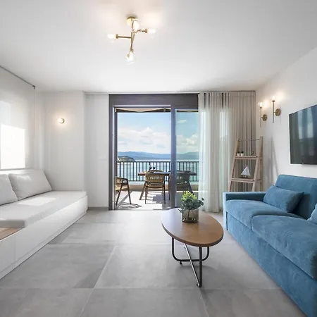 Blue Whisper Luxury Living Nea Roda