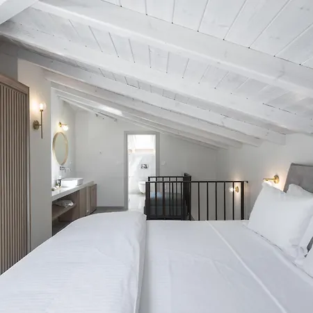 Blue Whisper Luxury Living *