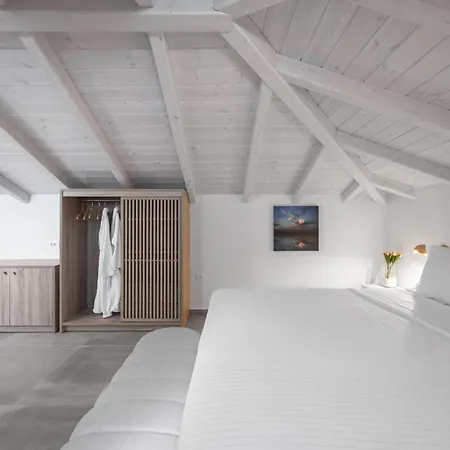 Blue Whisper Luxury Living Lejlighedshotel