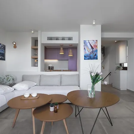 Blue Whisper Luxury Living شقة فندقية 4*