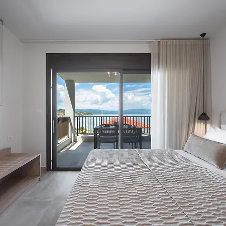 Blue Whisper Luxury Living Nea Roda