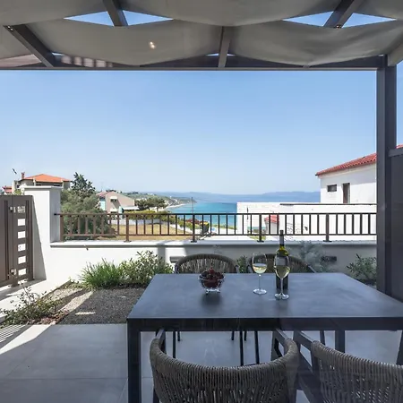 Blue Whisper Luxury Living Aparthotel *