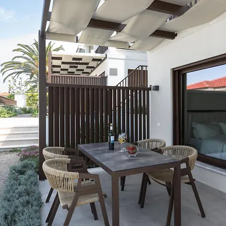 Blue Whisper Luxury Living * Nea Roda