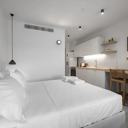 Aparthotel Blue Whisper Luxury Living Nea Roda