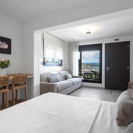 Blue Whisper Luxury Living Aparthotel