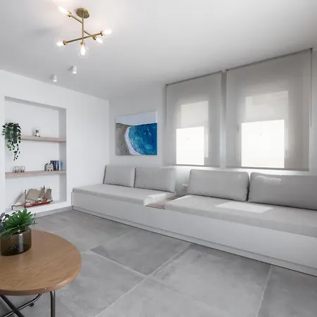 Blue Whisper Luxury Living * Nea Roda