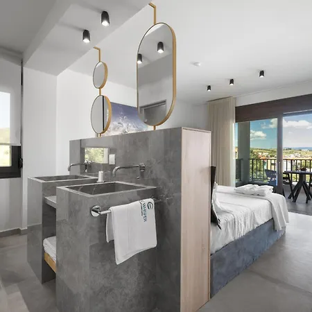 מלון דירות Blue Whisper Luxury Living 4*