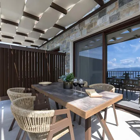 Blue Whisper Luxury Living Nea Roda