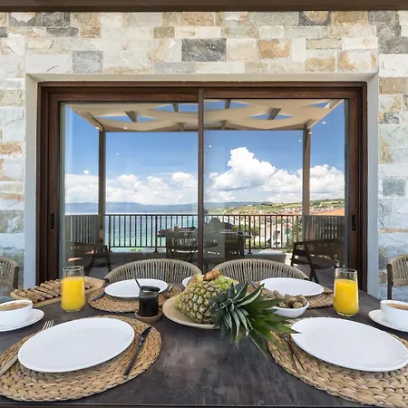 מלון דירות Blue Whisper Luxury Living 4*