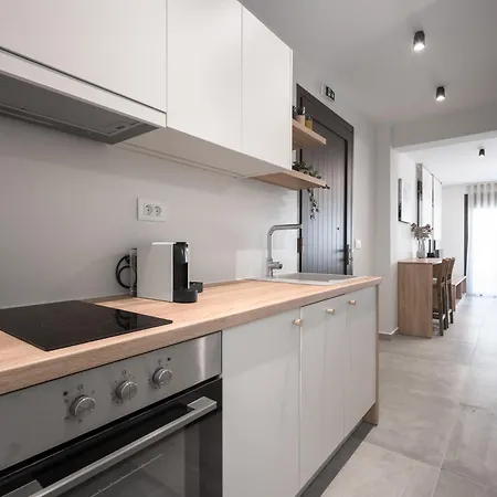 Blue Whisper Luxury Living מלון דירות