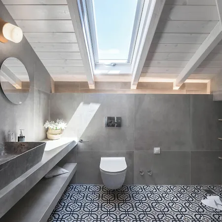 מלון דירות Blue Whisper Luxury Living 4*