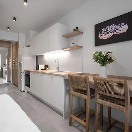 Blue Whisper Luxury Living מלון דירות