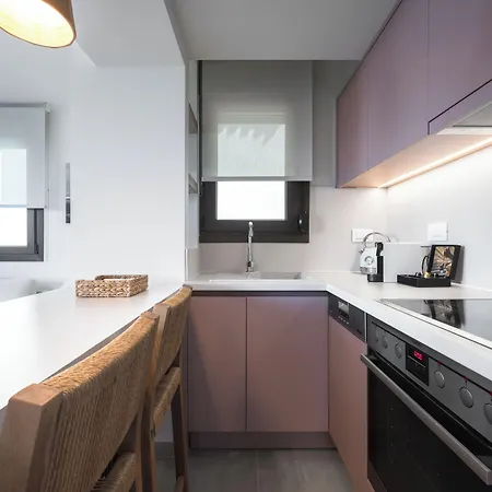 מלון דירות Blue Whisper Luxury Living 4*