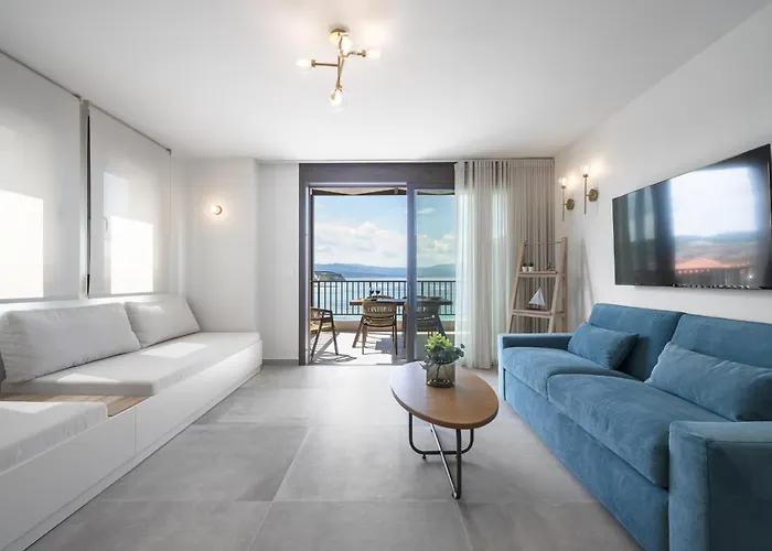 Blue Whisper Luxury Living Nea Roda