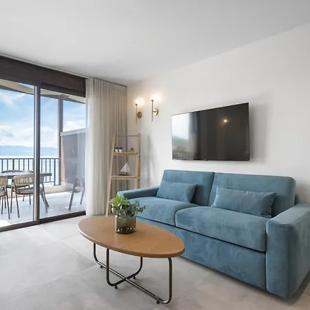 Blue Whisper Luxury Living 4* Nea Roda