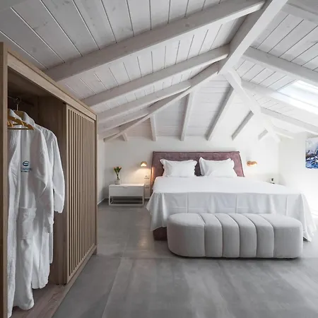 Blue Whisper Luxury Living Hotel apartamentowy 4*