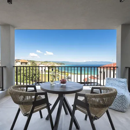 Hotel apartamentowy Blue Whisper Luxury Living Nea Roda