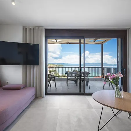 Hotel apartamentowy Blue Whisper Luxury Living Nea Roda