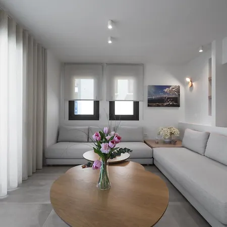 Blue Whisper Luxury Living 4* Nea Roda