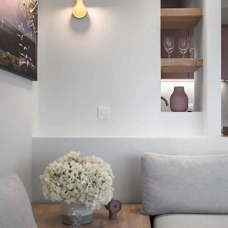 Blue Whisper Luxury Living Nea Roda