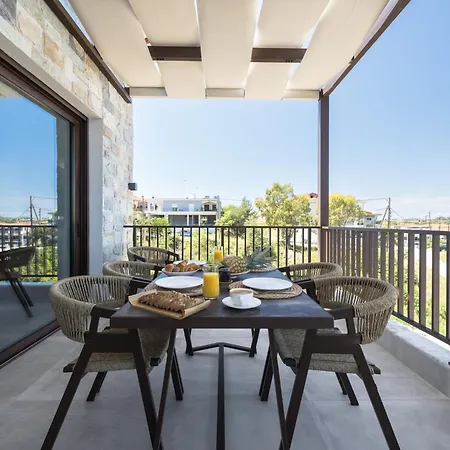 Blue Whisper Luxury Living 4* Nea Roda