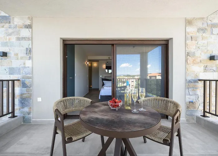 Blue Whisper Luxury Living 4* Nea Roda