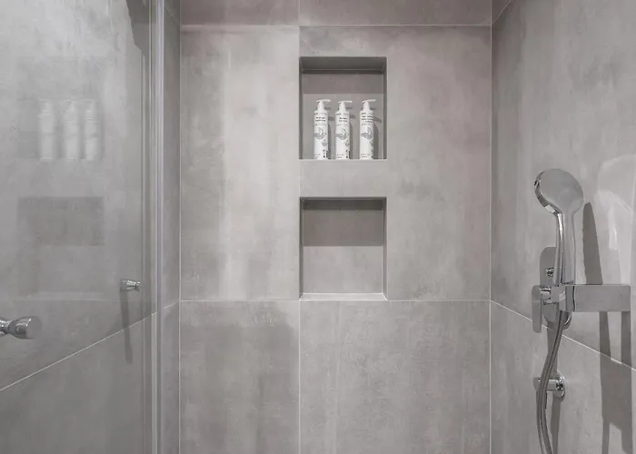 Blue Whisper Luxury Living 4*