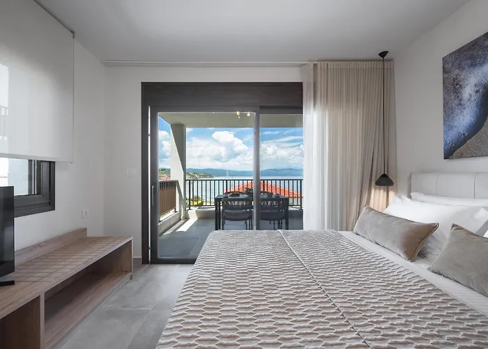 Blue Whisper Luxury Living Nea Roda