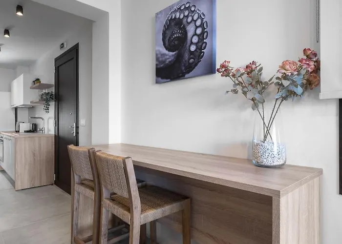 Blue Whisper Luxury Living Apart Otel Nea Roda